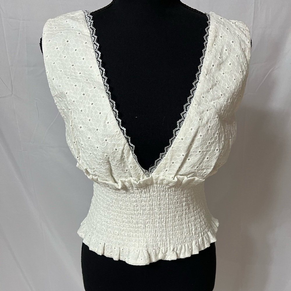 NBD Revolve | White Floral Eyelet Sleeveless Crop Top | Size: M | EUC